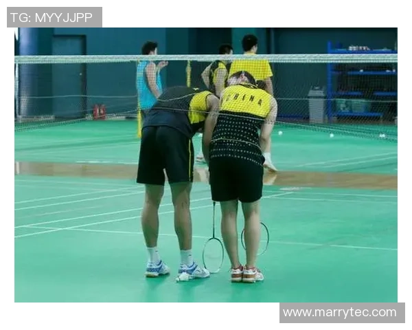 上海羽毛球队战术解析：深入探讨其盯防策略与应对技巧